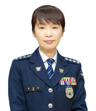 부산 첫 여성경찰서장…옥영미 총경 영도서 부임.jpg